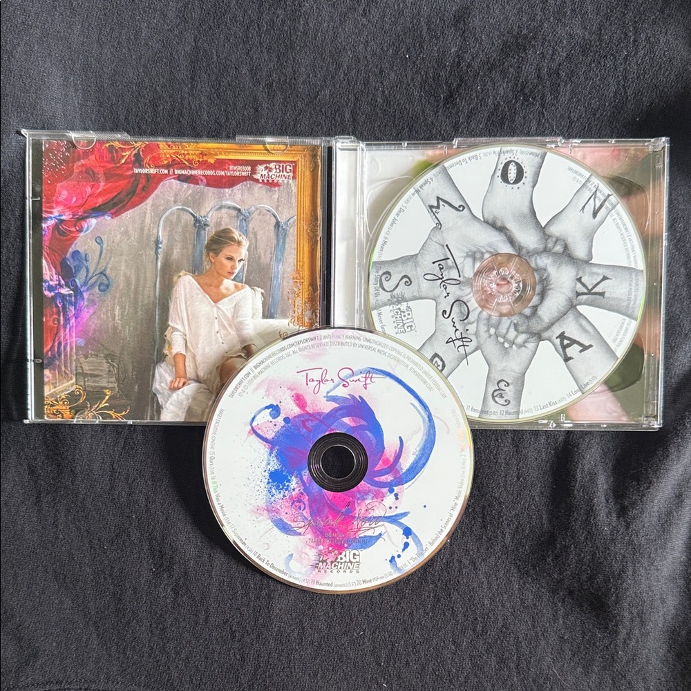 Taylor Swift CD Trio: Fearless, Speak Now, Holiday Collection - Picture 5 of 8